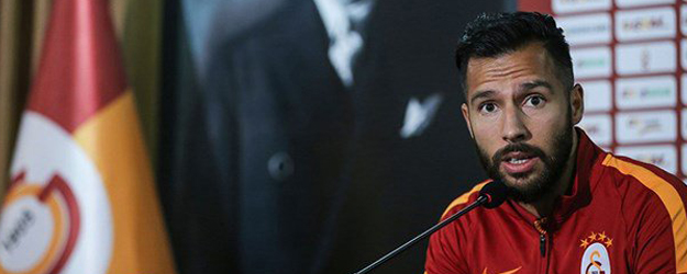 Yasin Öztekin, kırmızı kart gördüğü için özür diledi!