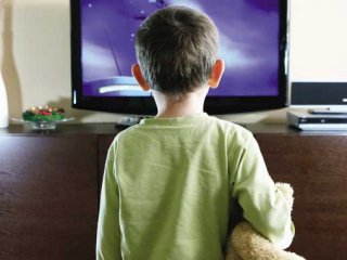 Televizyon ekranlarındaki sınırsız rezalet artarak devam ediyor