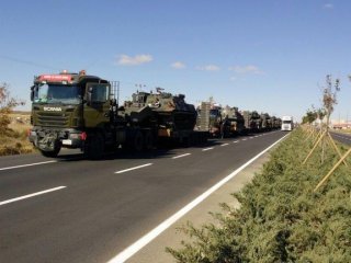 Sınırda hareketlilik! Tank ve askeri araçlar...