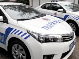 Resmi araçla gittiler! Başları belaya girdi