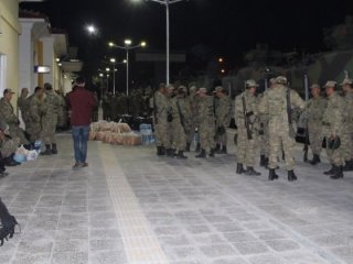 Milli Savunma Bakanı Işık:Sınırlarda her ihtimale hazır bekliyoruz