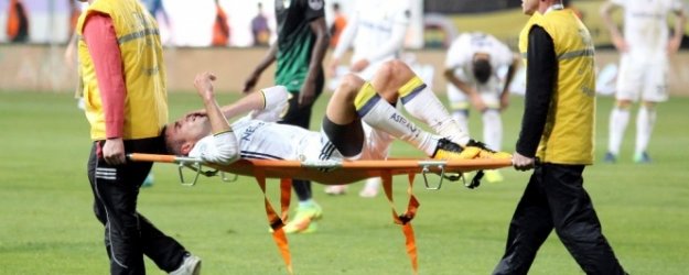 Robin van Persie hastaneye kaldırıldı