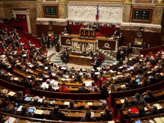 Fransa OHAL'i abarttı!