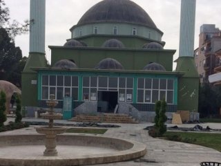 Kıblesi yanlış cami yeniden inşa edilecek