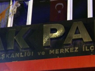 Bolu'da alkollü vatandaş AK Parti il binasına saldırdı!