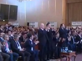 Sadece onlar değil, eşleri de alkış tutmuş!