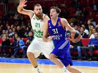 Anadolu Efes Unics Kazan'a acımadı!