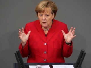 Merkel başbakan adaylığını açıkladı!