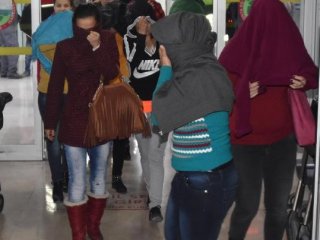 Kartvizitli fuhuş yapan 15 kadına suçüstü!