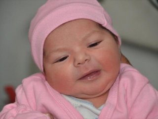 2 günlük bebeği arabanın altına attılar