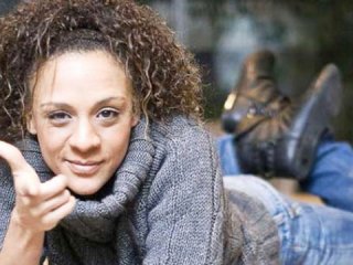 Defne Joy Foster'ın iç çamaşırı bulundu