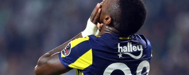 Fenerbahçe'de Emenike şoku!
