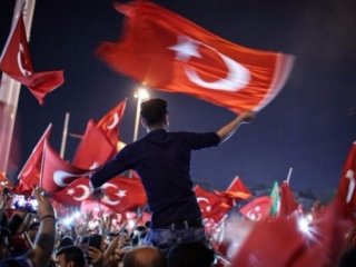 '15 Temmuz' okullarda ders oluyor