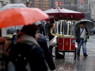 Meteoroloji'den kuvvetli rüzgar ve fırtına uyarısı!