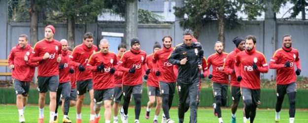 Galatasaray'da Hamit Altıntop ile yollar ayrıldı!