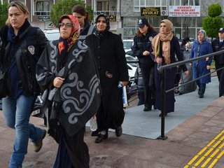 Edremit'te FETÖ ablası 12 şüpheli adliyede