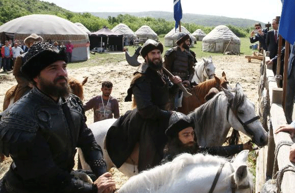 'Diriliş Ertuğrul'un setine sürpriz ziyaret