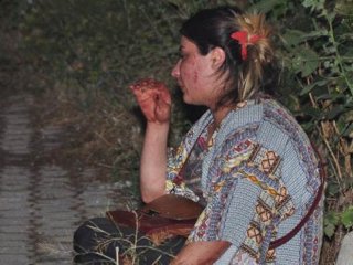 Geçen yıl bıçakla yaraladığı kocası tarafından öldürüldü