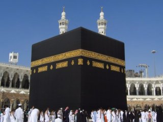 Umreye gideceklere müjde! Kaldırıldı