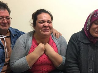 İzmir’de genç kız yatağından bilekleri kesilerek kaçırıldı