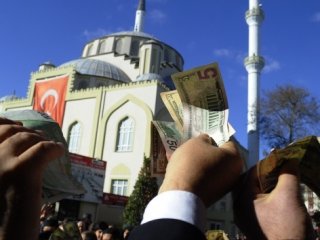 Esenler esnafı, bütün dövizlerini bozdurdu