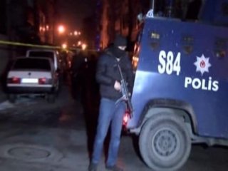 Diyarbakır'da polise alçak saldırı!