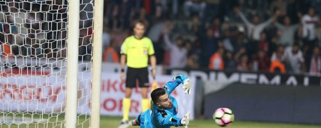 Üst üste 5 penaltı kurtaran Harun tarihe geçti