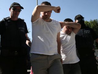 Yunanistan darbeci askerleri iade ediyor