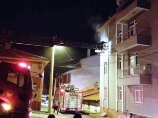 Öğrenci yurdunda çıkan yangın korkuttu