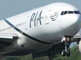 Neler oluyor? Bir yolcu uçağı daha düştü