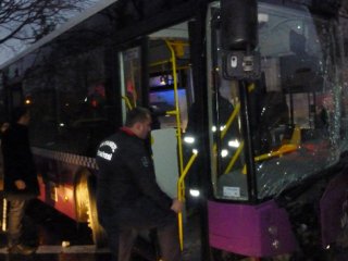 Belediye otobüsü dehşet saçtı!