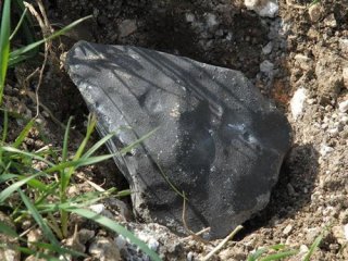 Gök taşının içinden çıkan madde şok etti!