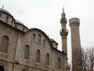 “Minareyi çalan kılıfına uydurur” sözü gerçek oldu