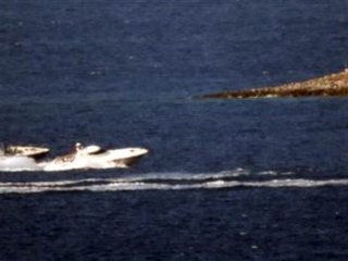 Kardak'ta Yunan botlarıyla sıcak temas