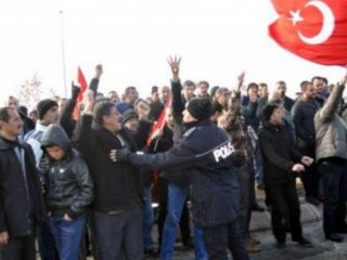 Kayseri halkı bayrağını alıp alana koştu