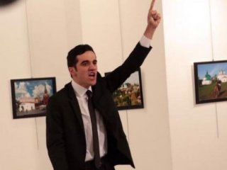 Katil bakın kimin evinde kalıyormuş!