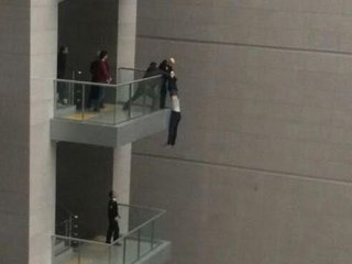 Çağlayan Adliyesinde intihar girişimi