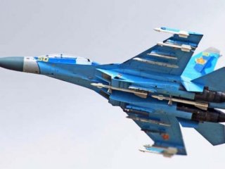 Savaş jeti eğitim uçuşu sırasında düştü!