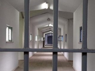 Cezaevlerinde kaç bin kişi var?