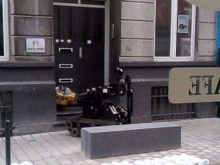 Türk Federasyonu binasına bombalı paket bırakıldı