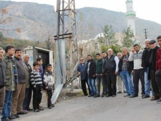Hırsızlar mahalleyi karanlıkta bıraktı