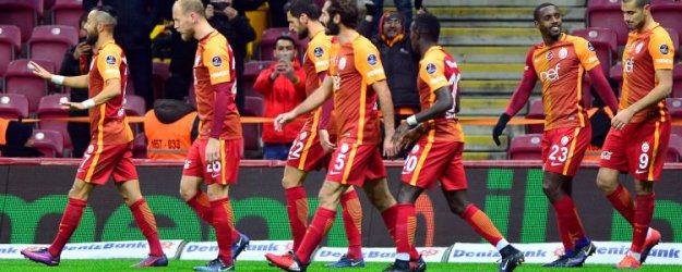 Galatasaray'da iki yıldız birbirine girdi
