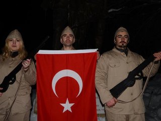 Sarıkamış'ta şehitlere saygı nöbeti