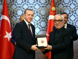 Şener Şen'e sosyal medyadan linç girişimi