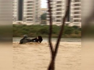 Mersin'de selde böyle sürüklendiler