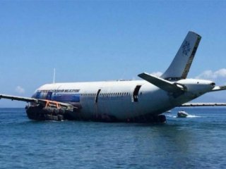 Dünya Türkiye'de batırılan uçağı konuşuyor!