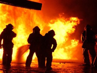 Başkent'te yangın: 30 kişi hastaneye kaldırıldı