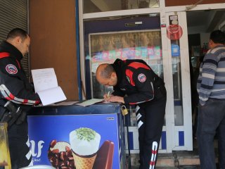 Kepenk kapatan esnafa 227 lira ceza!