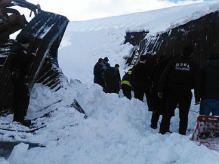 Semt pazarında dehşet! Yaralılar var