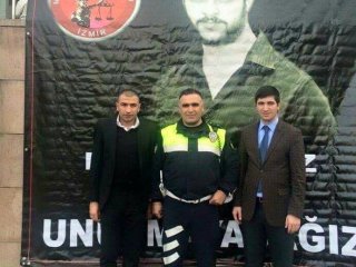 İzmirliler tek bir ağızdan "Şehidim hakkını helal et" sloganları attı